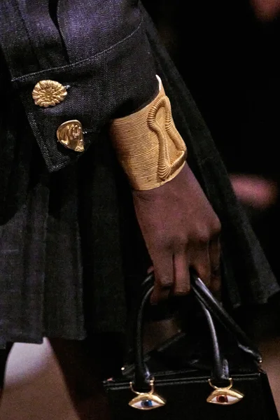 Look 54